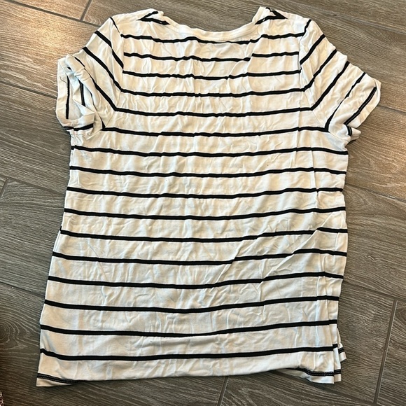 EUC A New Day Black & White Striped T Shirt Scoop Neck Size Meium - Picture 5 of 6